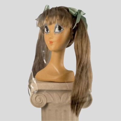 BROWN WIG WITH SIDE POINTS