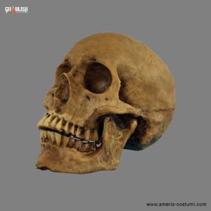 Totenkopf aus Harz
