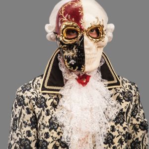 White lace jabot