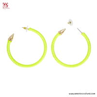 Pendientes fluorescentes amarillos